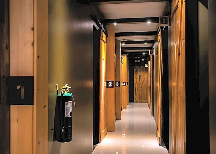 Capsule Hotel